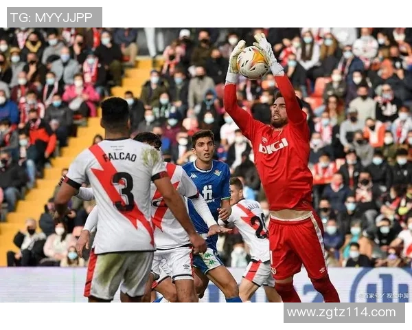 莱比锡红牛客场大胜奥格斯堡，豪取关键胜利！